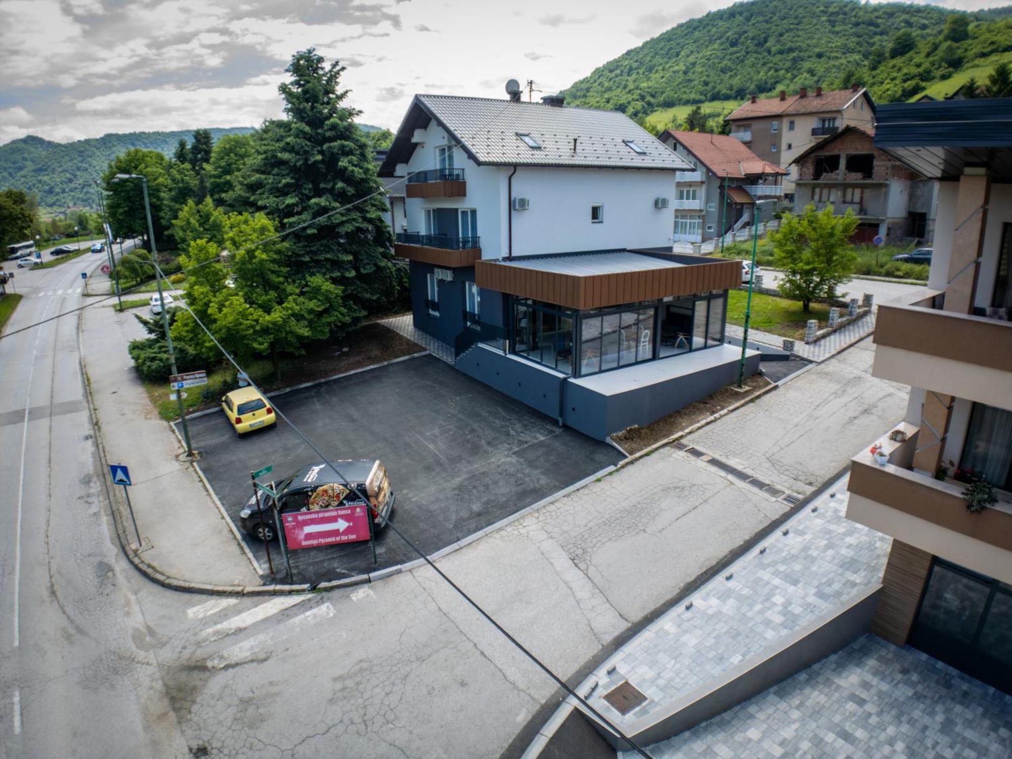Sunny Corner Apartments Visoko Exteriör bild